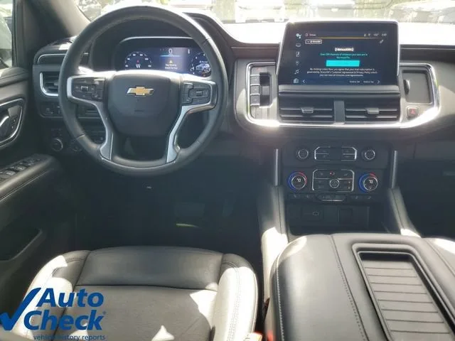 2024 Chevrolet Suburban LT photo 19
