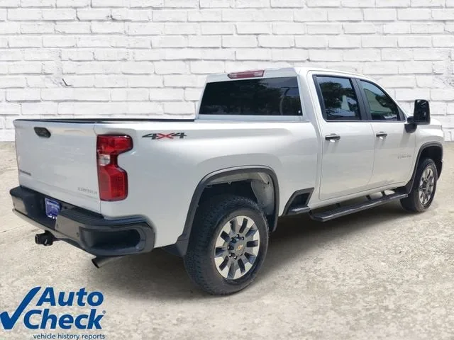 2025 Chevrolet Silverado 2500 HD Custom photo 4