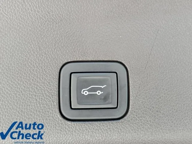 2023 GMC Yukon SLT photo 10