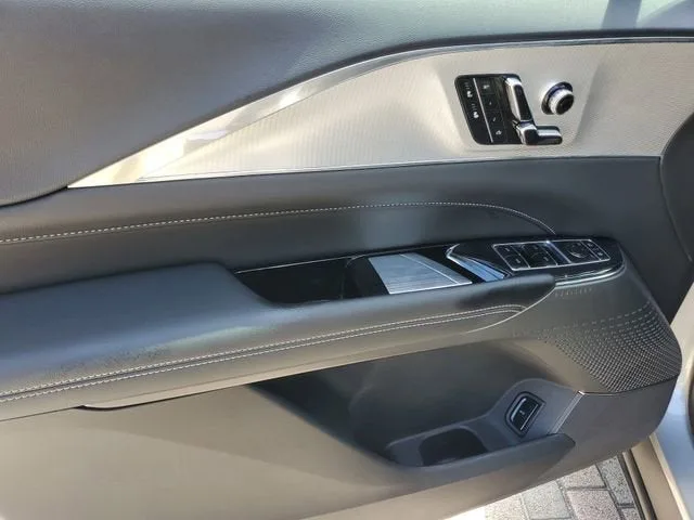 2024 Cadillac LYRIQ Tech photo 21