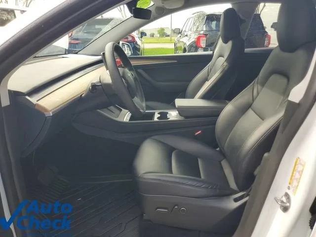 2023 Tesla Model Y Long Range photo 13