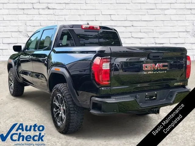 2024 GMC Canyon AT4 photo 2