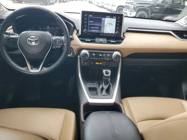 2020 Toyota RAV4 Limited photo 15