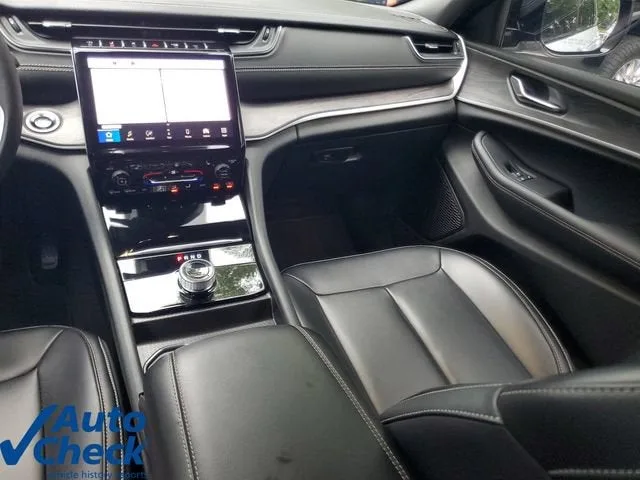 2025 Jeep Grand Cherokee Limited photo 16