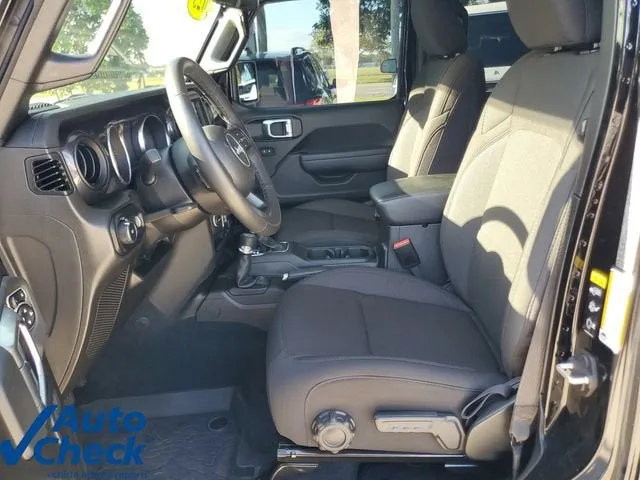 2023 Jeep Wrangler 4-Door Sport Altitude 4x4 photo 15