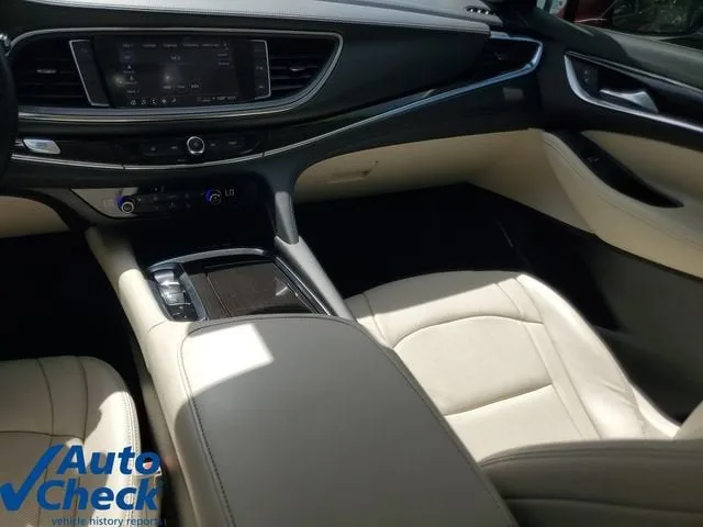 2024 Buick Enclave Essence photo 17