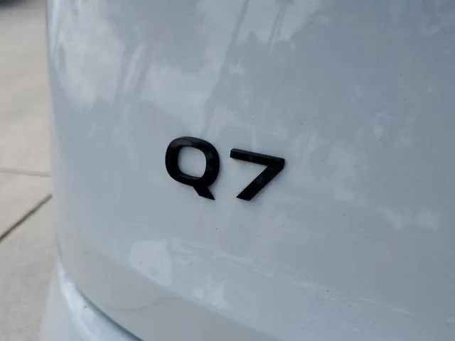 2025 Audi Q7 Premium Plus photo 8