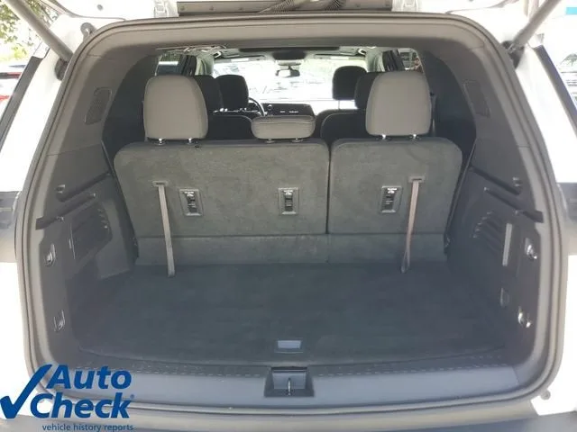 2024 Chevrolet Traverse LT photo 10