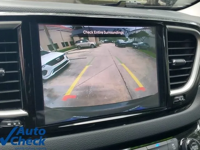 2024 Chrysler Pacifica Touring L photo 25