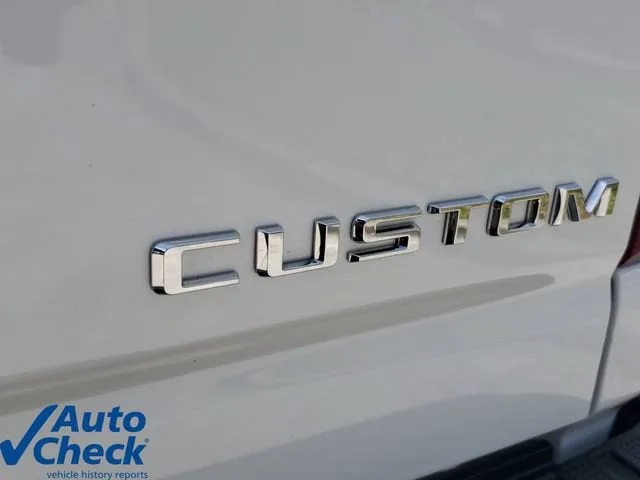 2025 Chevrolet Silverado 2500 HD Custom photo 9