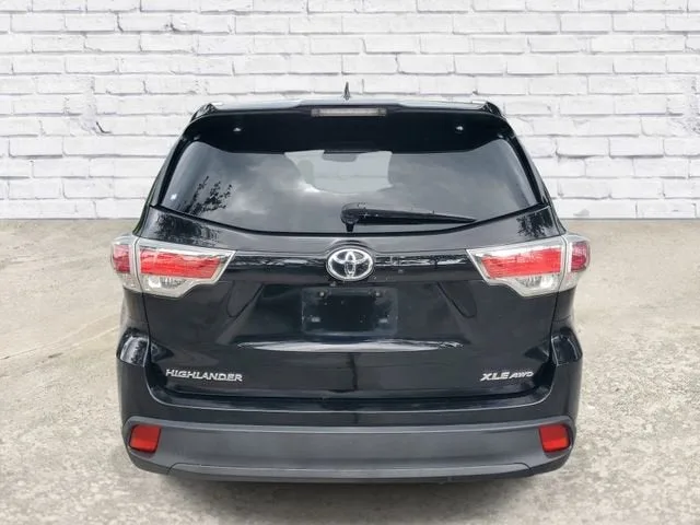 2016 Toyota Highlander XLE photo 3
