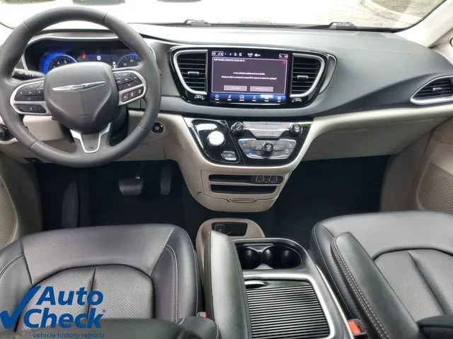2024 Chrysler Pacifica Touring L photo 14