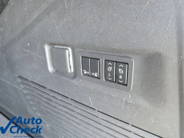 2023 Chevrolet Suburban Z71 photo 11