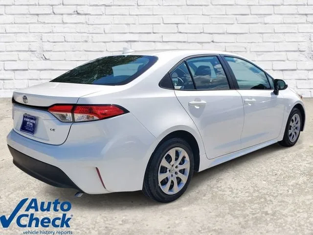 2024 Toyota Corolla LE photo 4