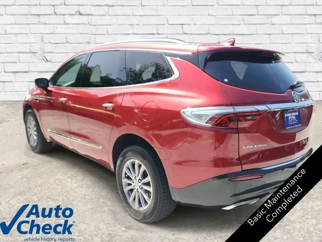 2024 Buick Enclave Essence photo 2