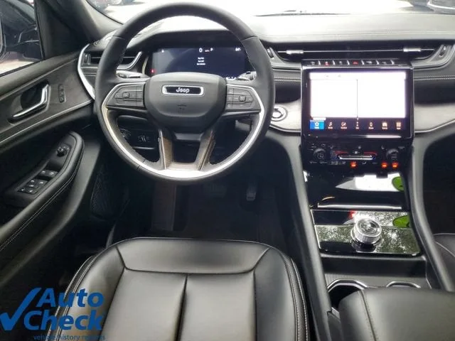 2025 Jeep Grand Cherokee Limited photo 17