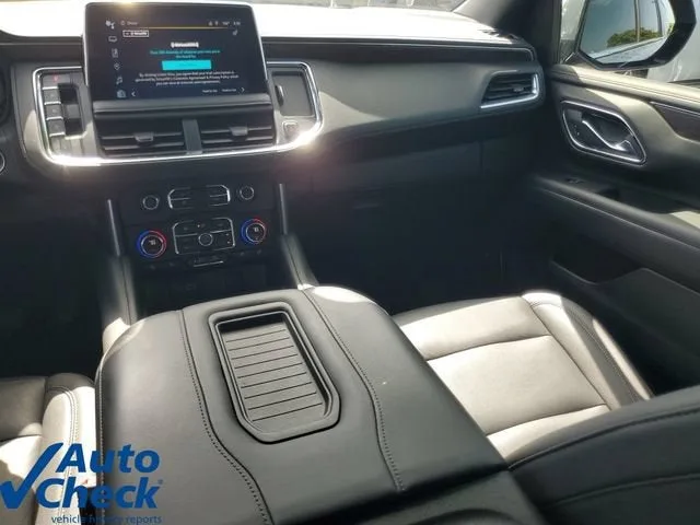 2024 Chevrolet Suburban LT photo 18