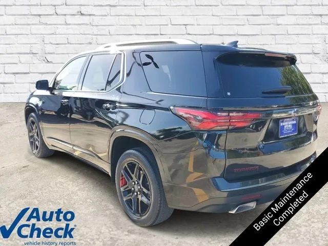 2023 Chevrolet Traverse Premier photo 2