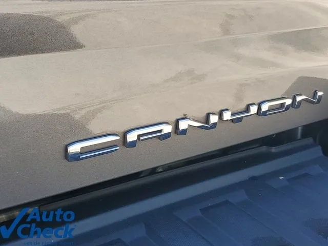 2022 GMC Canyon Denali photo 9
