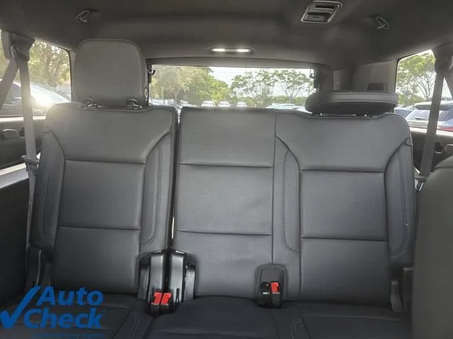 2023 Chevrolet Suburban Z71 photo 13