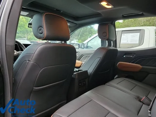 2024 GMC Canyon AT4 photo 12