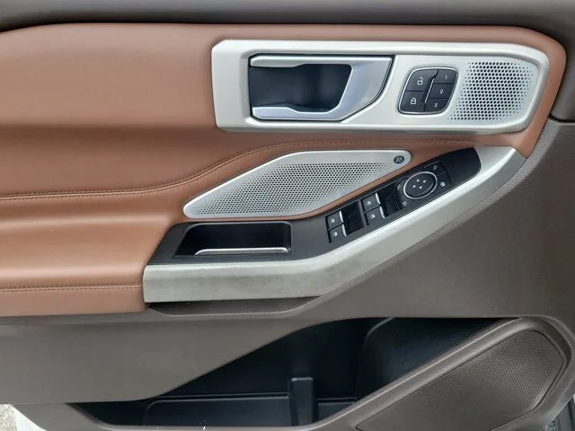 2023 Ford Explorer King Ranch photo 17