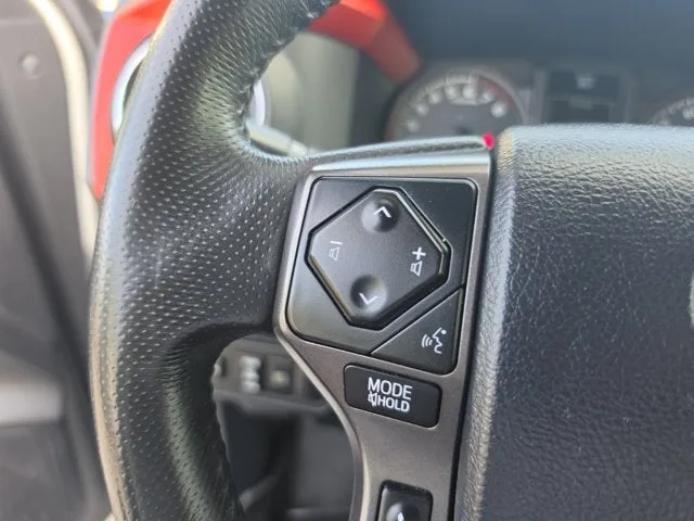 2018 Toyota Tacoma TRD Sport V6 photo 25