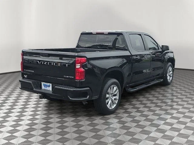 2023 Chevrolet Silverado 1500 Custom photo 6