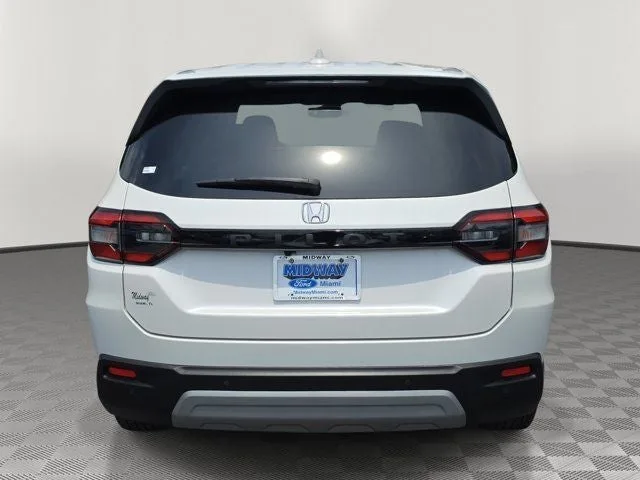 2024 Honda Pilot EX-L 7 Passenger photo 5