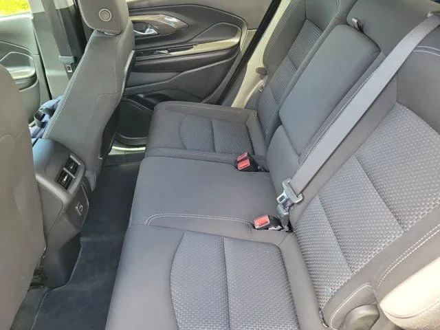 2023 GMC Terrain SLE photo 12