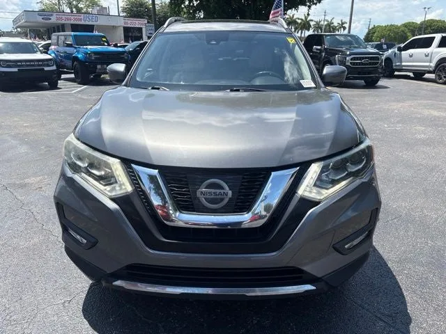 2017 Nissan Rogue SL photo 9