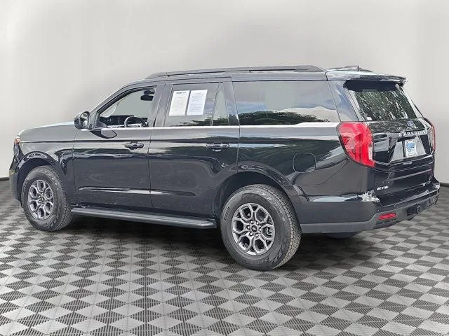 2025 Ford Expedition Active photo 4