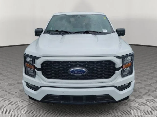 2023 Ford F-150 XL photo 2