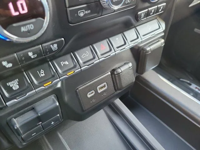 2022 GMC Sierra 2500HD AT4 Premium Plus photo 25