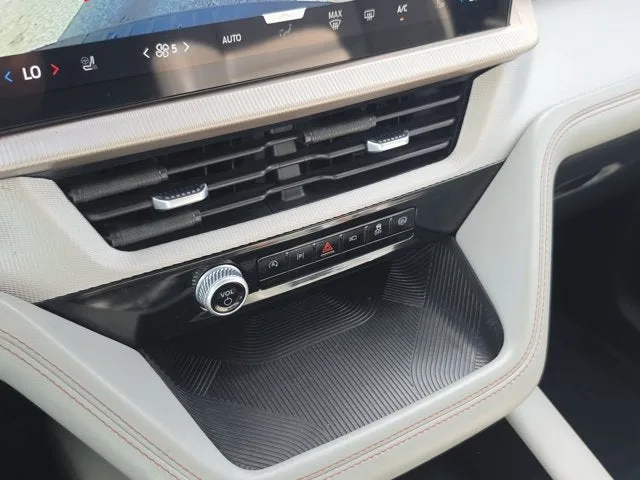 2025 Ford Explorer Active photo 27