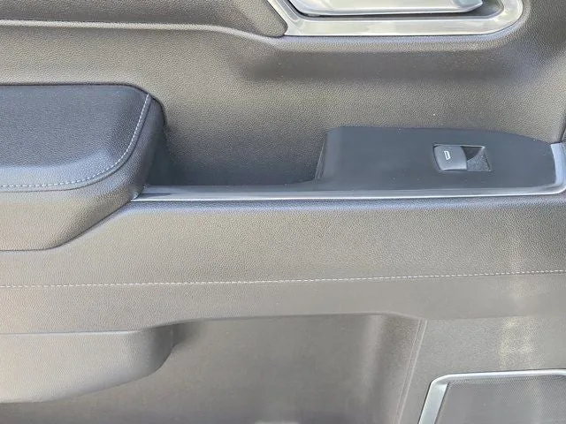 2023 Chevrolet Silverado 1500 RST photo 12