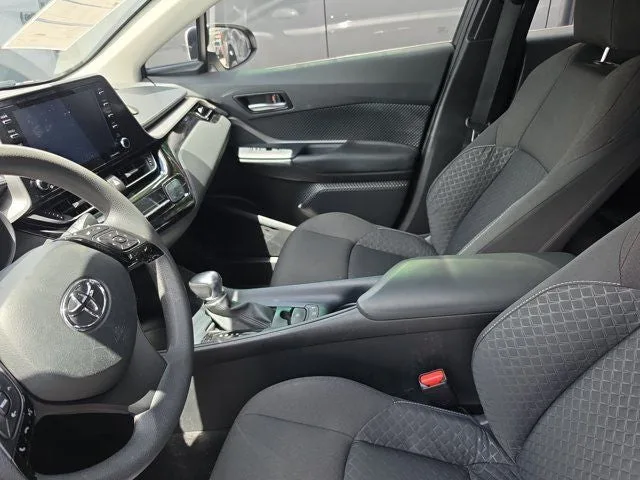 2020 Toyota C-HR LE photo 14