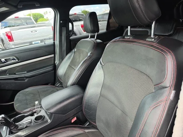 2019 Ford Explorer XLT Sport Appearance Pgk photo 24