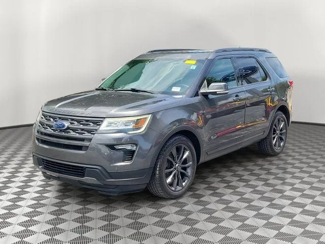 2018 Ford Explorer XLT photo 3