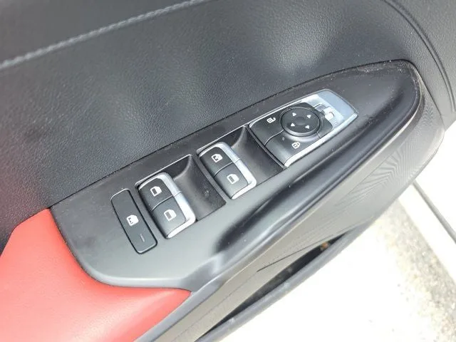 2024 Kia K5 GT-Line photo 17
