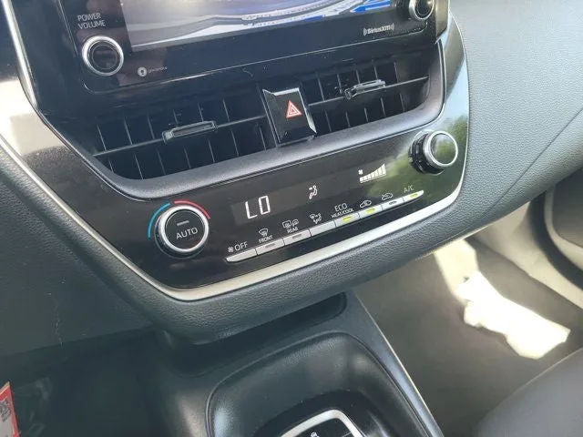 2021 Toyota Corolla LE photo 20