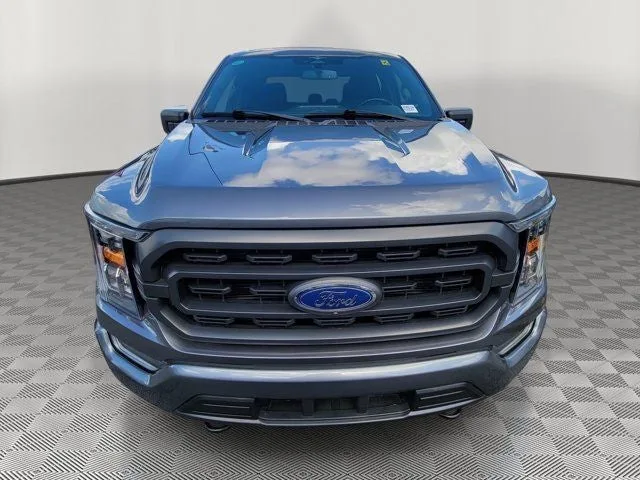 2023 Ford F-150 XLT photo 2
