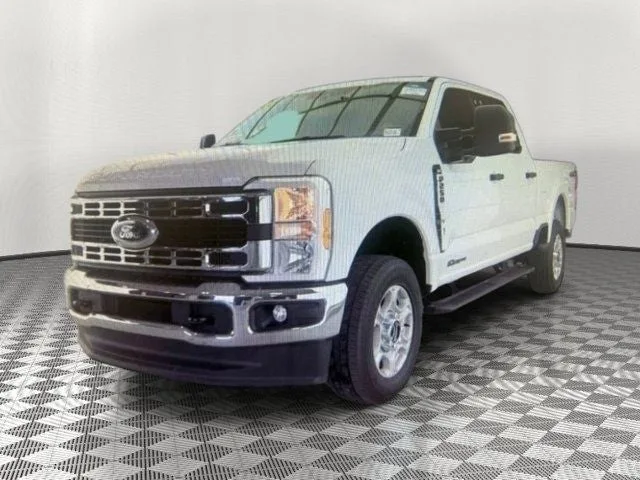 2025 Ford F-250SD XLT photo 3