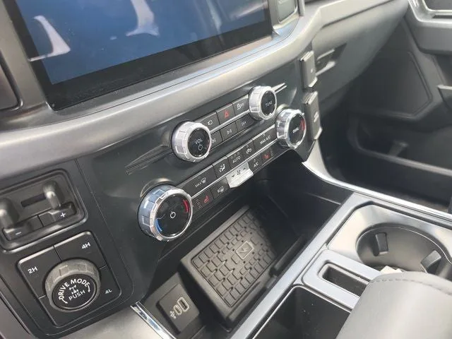 2025 Ford F-150 XLT photo 21