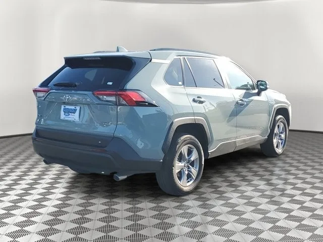2023 Toyota RAV4 XLE photo 6