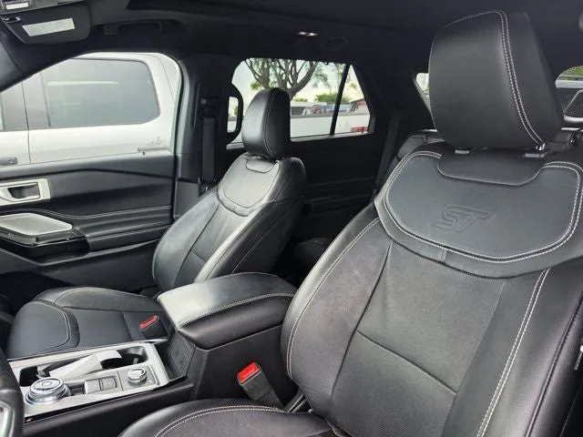 2023 Ford Explorer ST photo 17