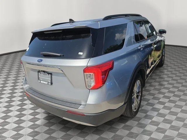 2023 Ford Explorer XLT photo 4