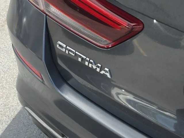 2020 Kia Optima SE photo 7