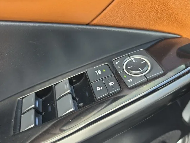 2024 Lexus IS 300 photo 16