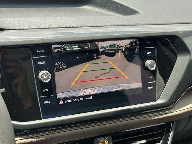 2024 Volkswagen Taos 1.5T SEL photo 19